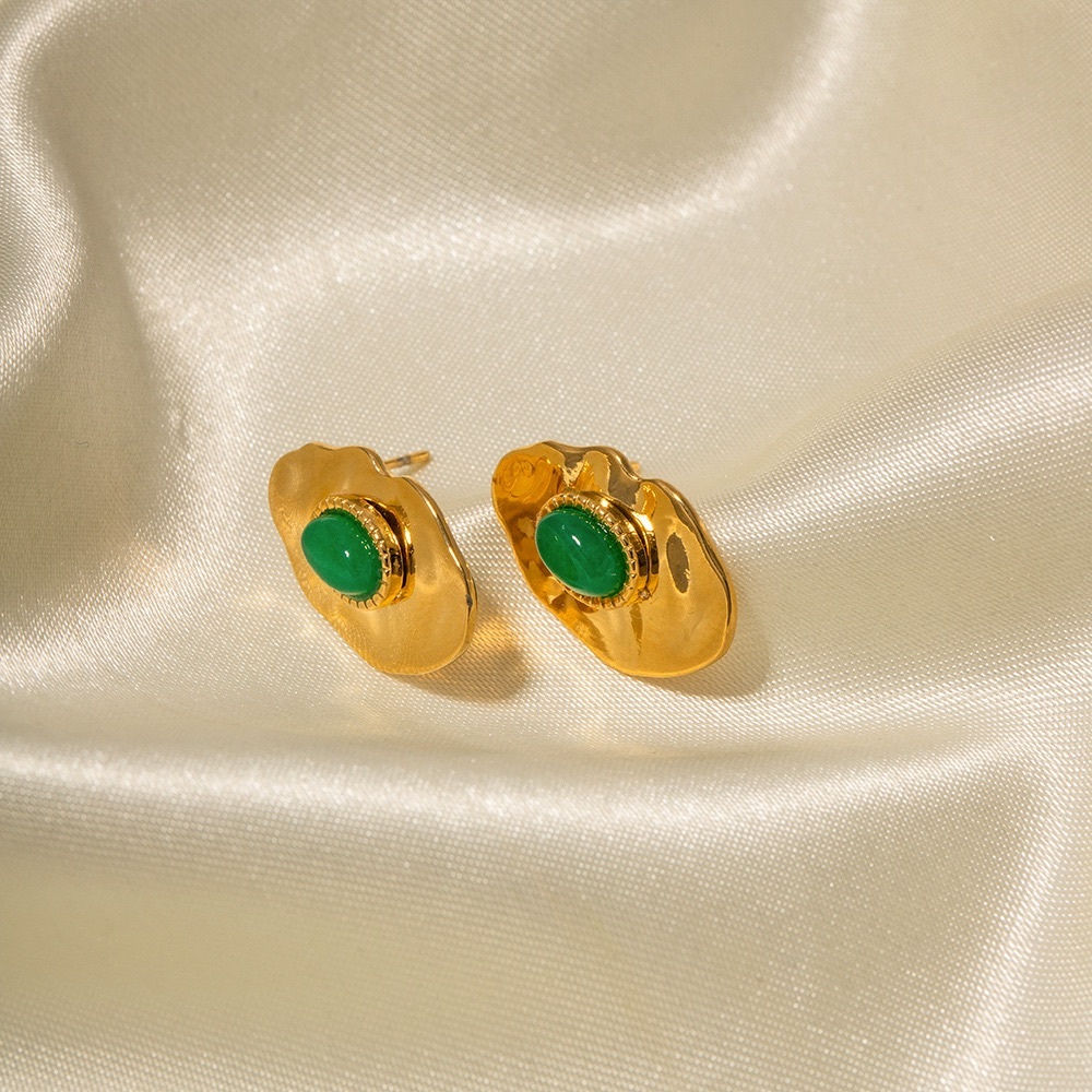 24K Gold Vintage Inspired Earrings*waterproof and Sweatproof Jewelry - Picture 4 of 5